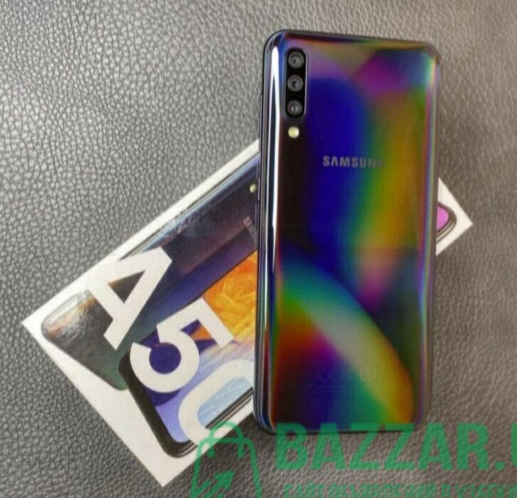 Samsung A50 2019 сотилади 64 Гб отпечатка экранда.