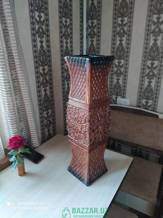 Напольная, красивая ваза