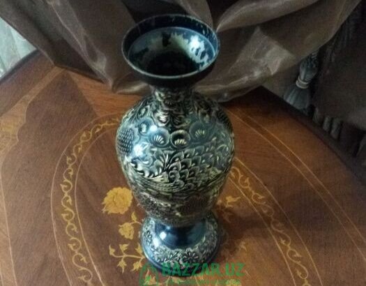 Индийская ваза из латуни с резьбой