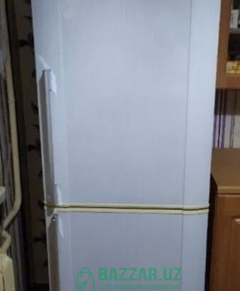Срочно продам Samsung Холодильник двухкамерный.