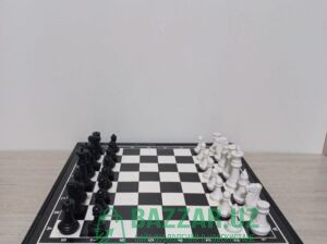 Шахматы шашки пластмассовые. No:228 80 000 сум