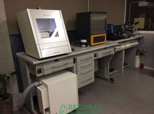 Roland DWX-52D 5-Axis Dental Milling Machine